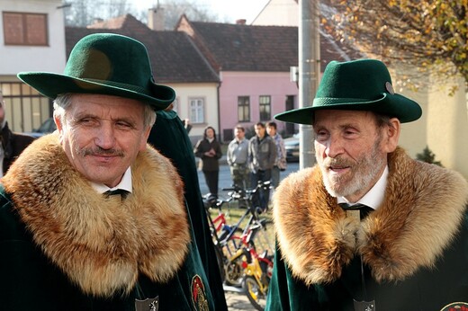 62 V.Svatohubertská mše_Louka 2011.JPG